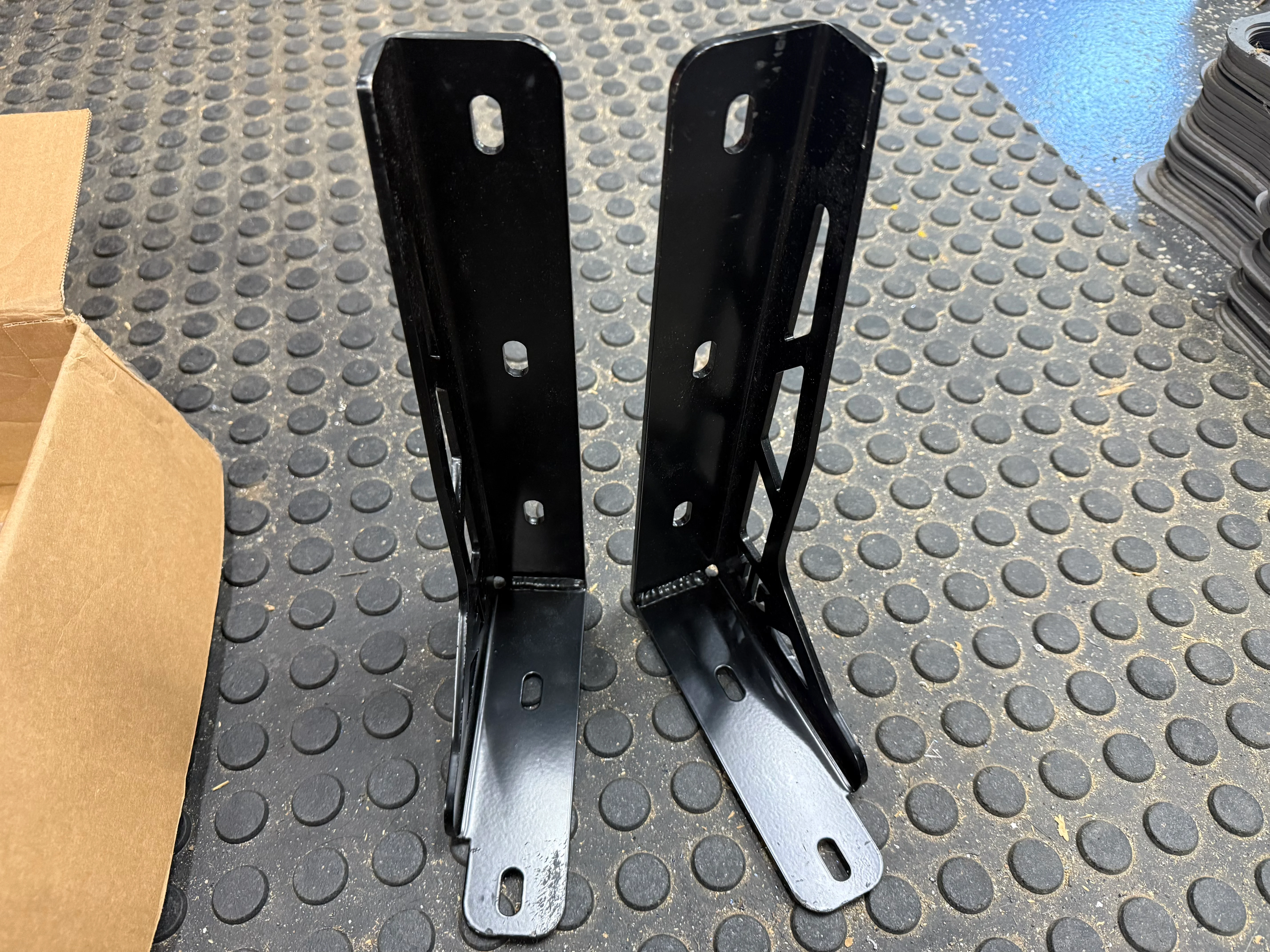 BLEMISH 80-97 F-Series Bed Stiffeners/Bed Tie Downs - Image 4
