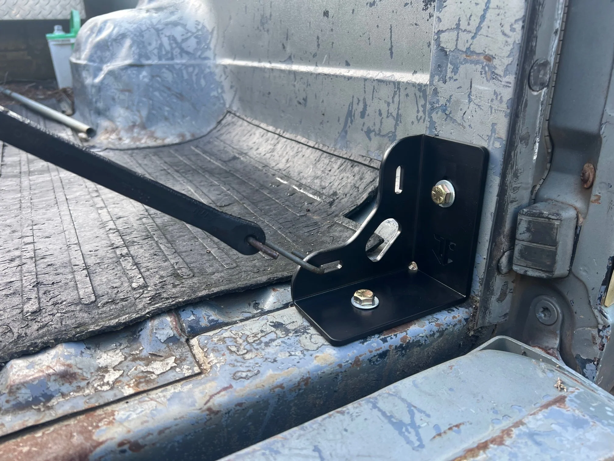 Ford 80-97 F-Series Mini Bed Stiffeners/Tie downs - Image 10