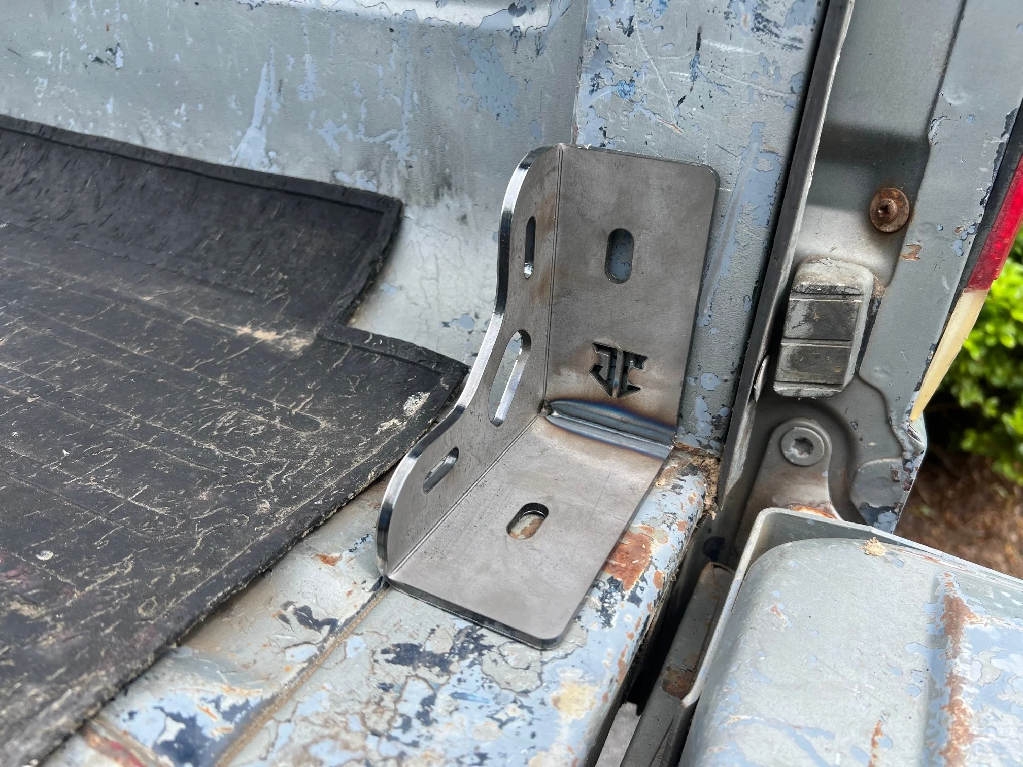 Ford 80-97 F-Series Mini Bed Stiffeners/Tie downs - Image 5