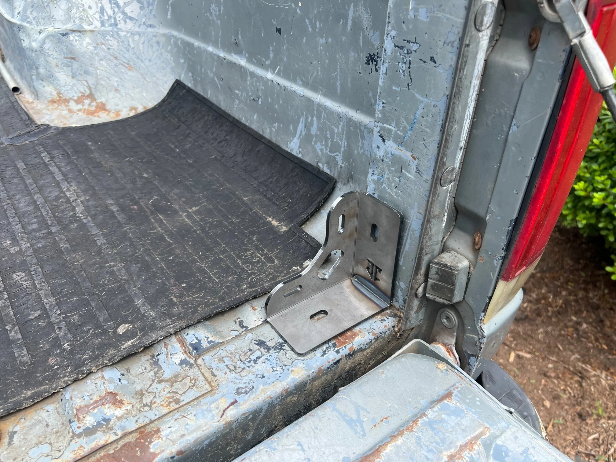 Ford 80-97 F-Series Mini Bed Stiffeners/Tie downs - Image 6