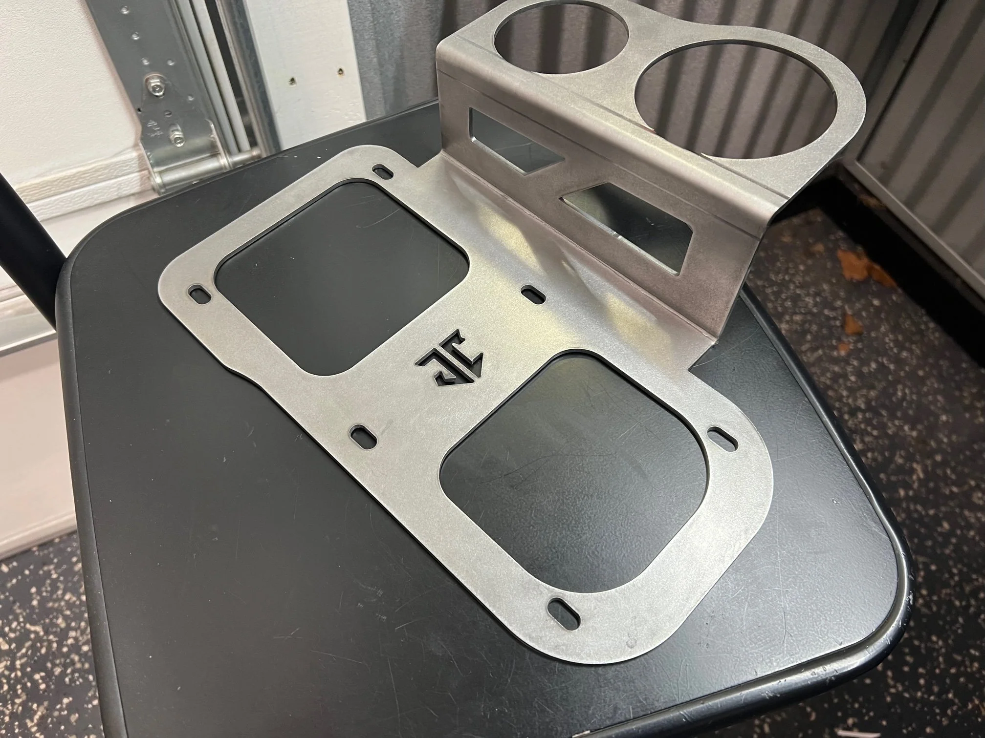 Toyota Pickup Shifter Mounted Cup Holders - Image 10
