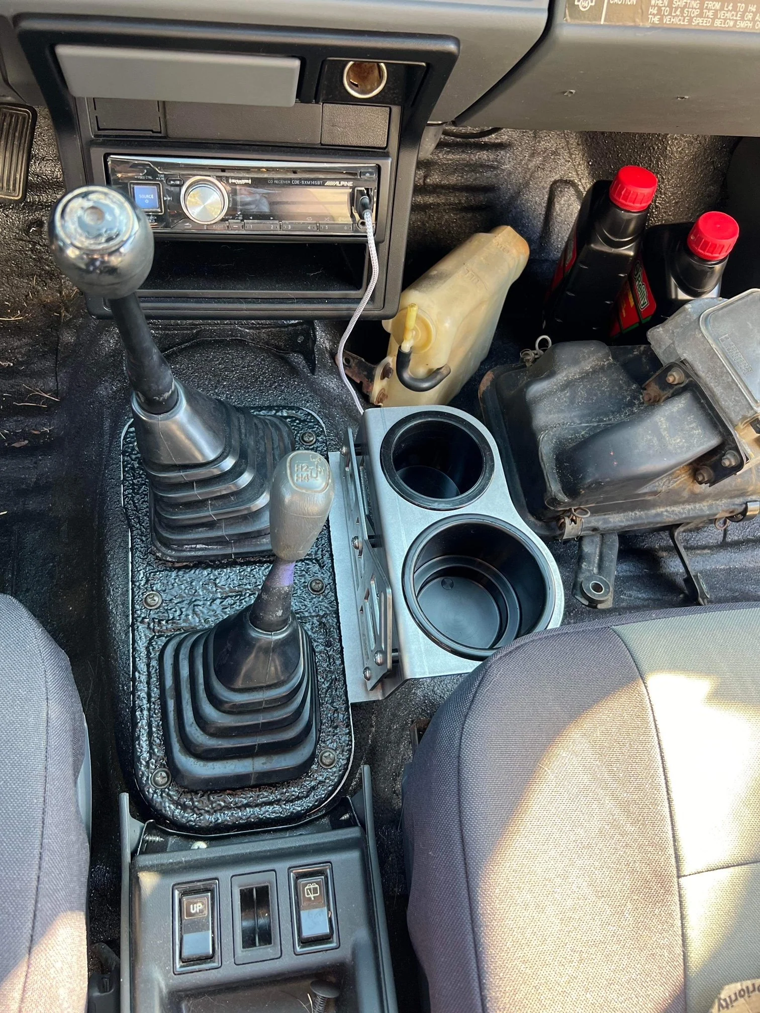 Toyota Pickup Shifter Mounted Cup Holders - Image 14