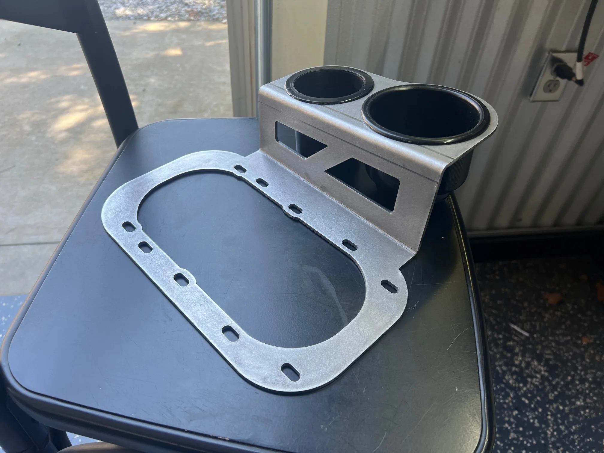 Toyota Pickup Shifter Mounted Cup Holders - Image 16