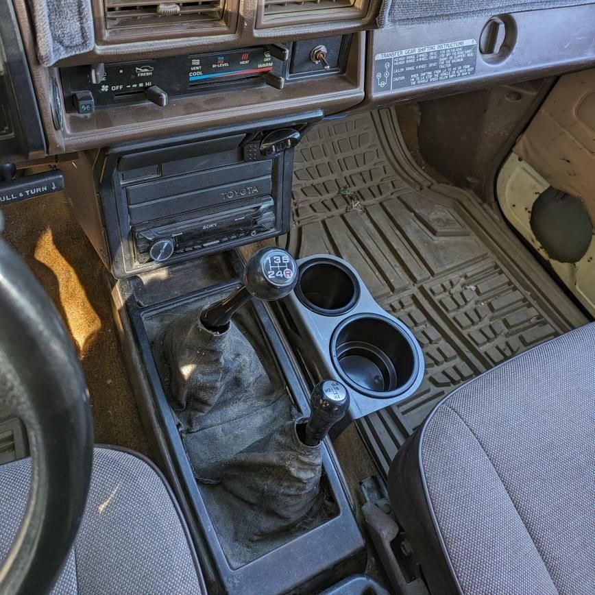 Toyota Pickup Shifter Mounted Cup Holders - Image 18