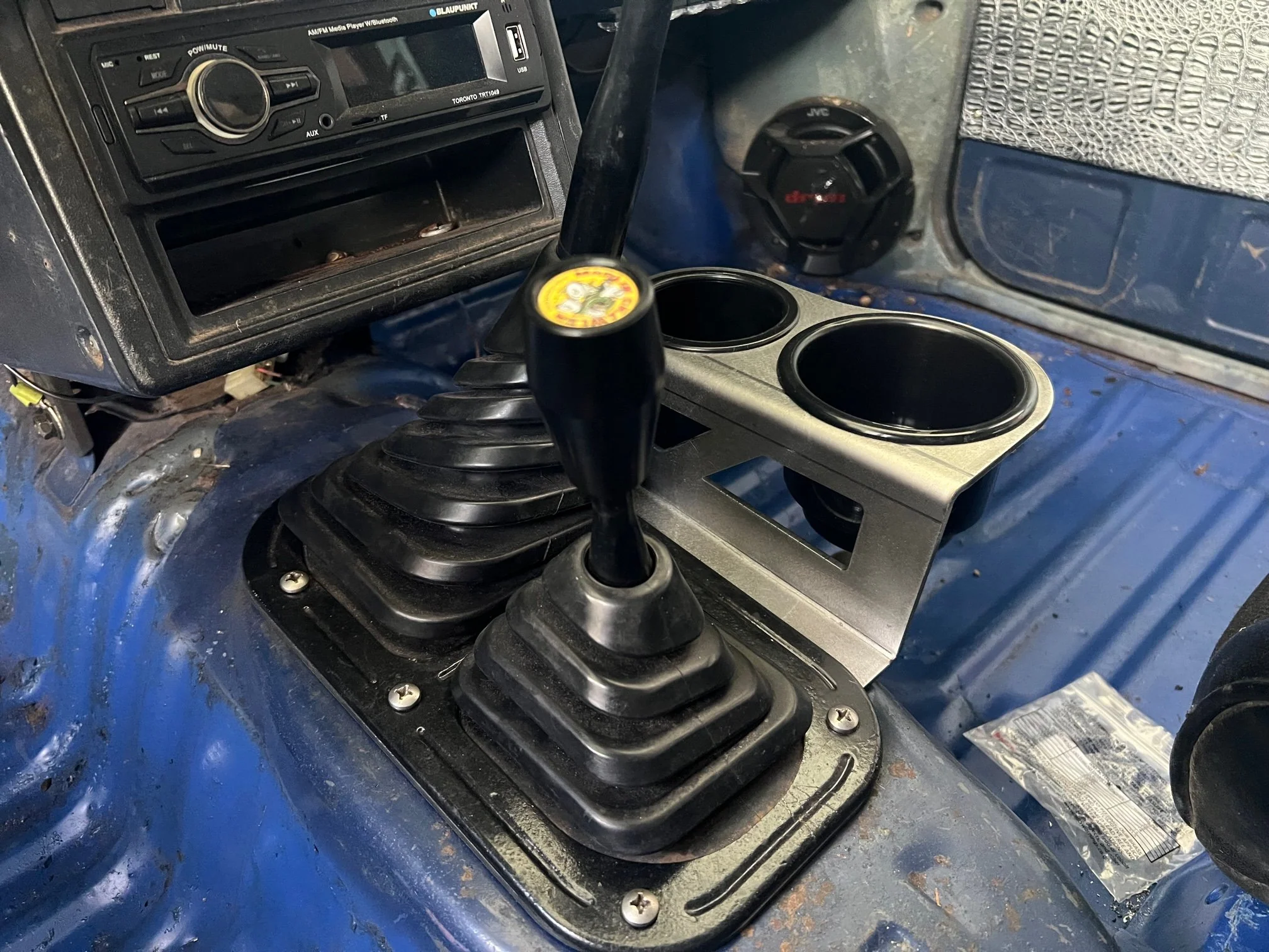 Toyota Pickup Shifter Mounted Cup Holders - Image 5